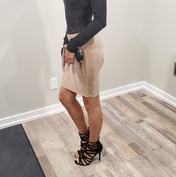 Marciano Bandage Skirt 🤎 - Picture 3 of 7